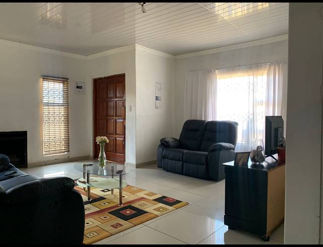 3 BEDROOM HOUSE FOR SALE IN MOHLAKENG